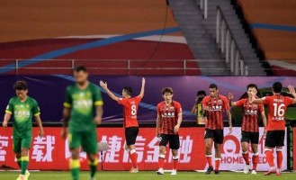 德甲多特蒙德补时争议绝杀柏林赫塔，终结对手五连胜登顶引热议